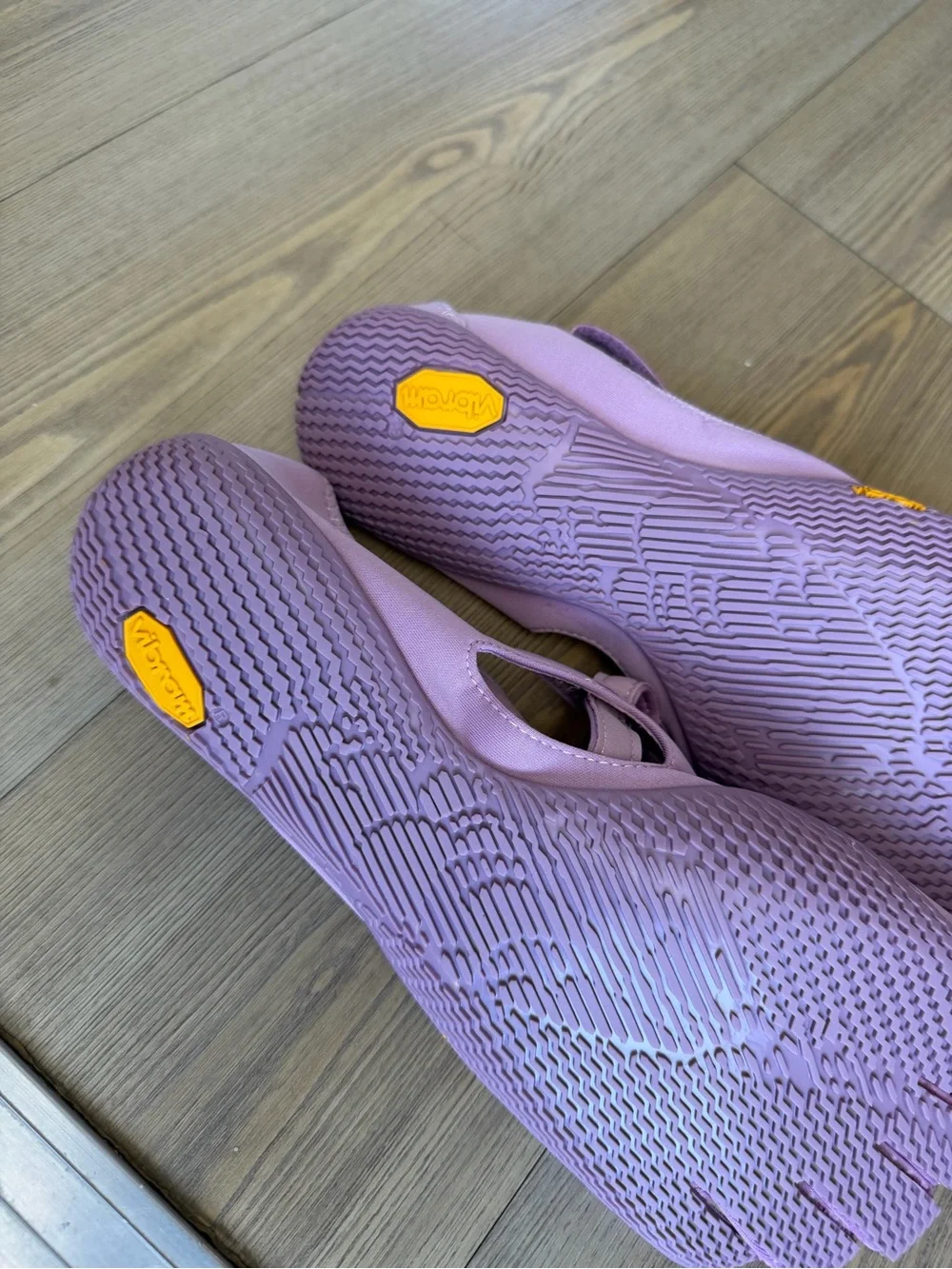 Vibram Women's FiveFingers Lavender Minimalist Shoe